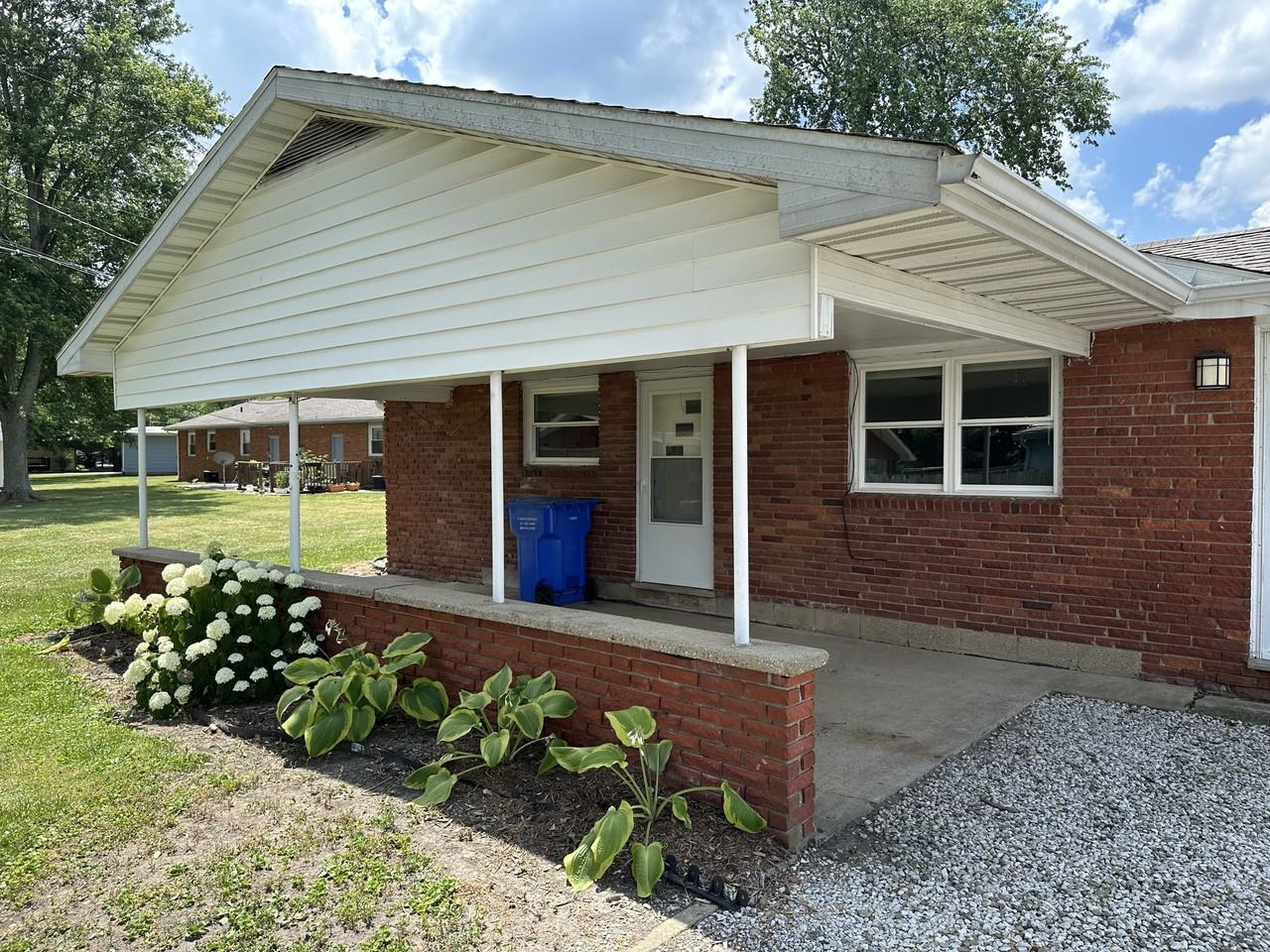 108 W North Grand Ave #NO1 - Photo 2 of 15