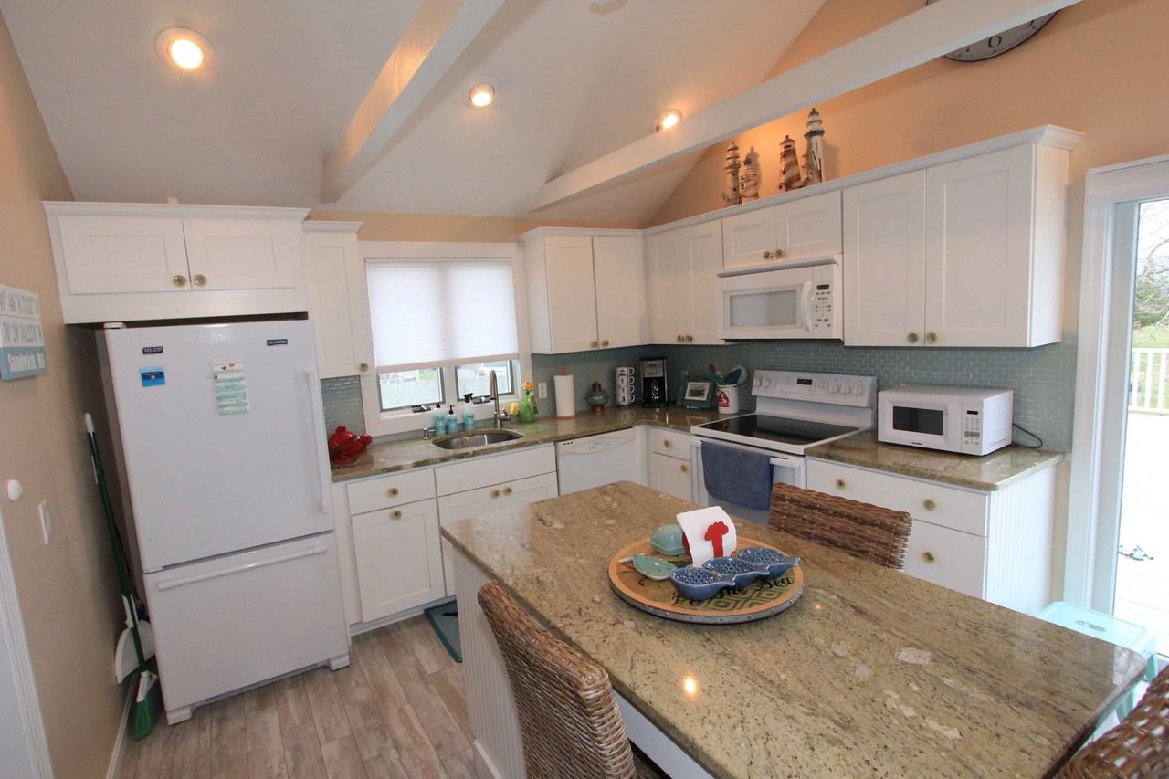 32 32 Tupper Ave *winter Rental #NA - Photo 6 of 18