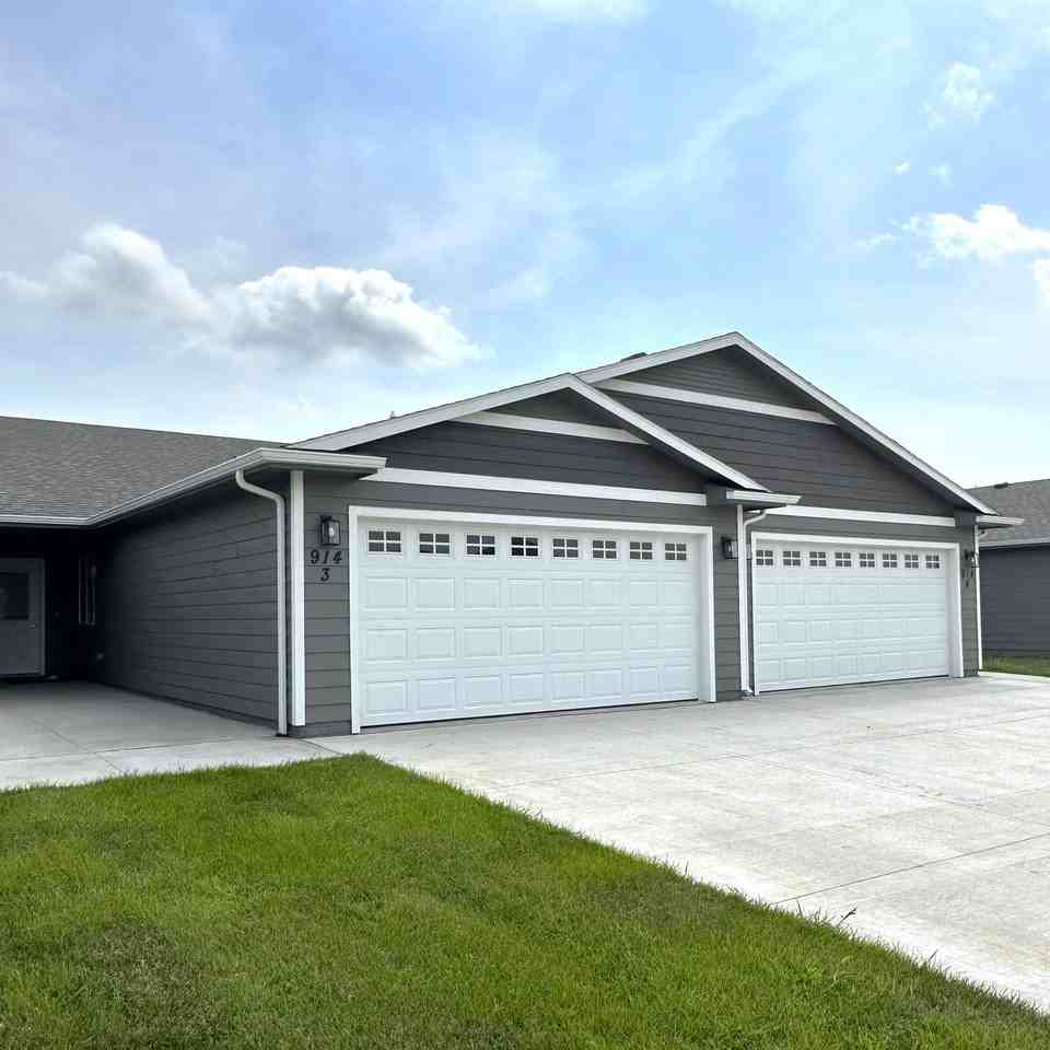 Prospect Townhomes - Photo 2 of 50