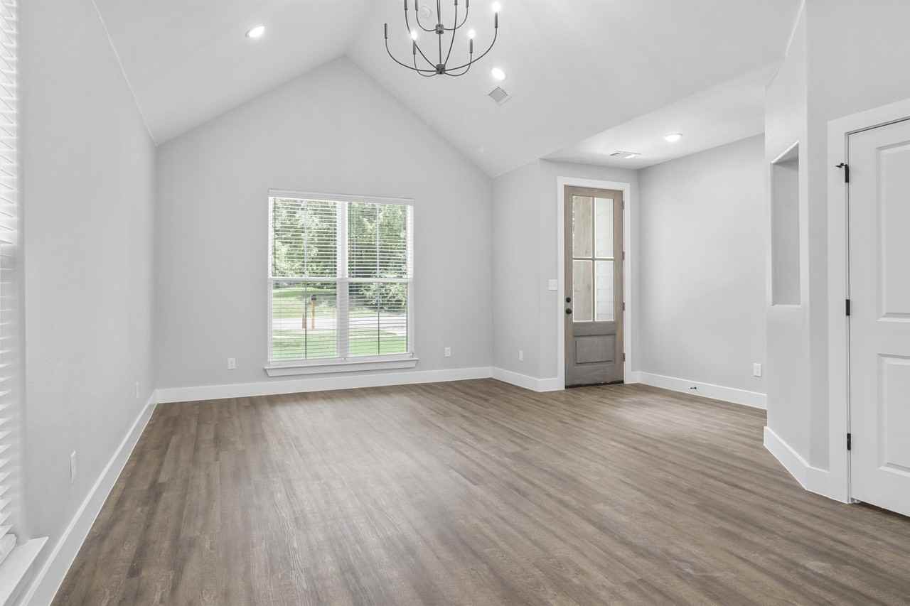 508 W Johnson St #1 - Photo 4 of 17