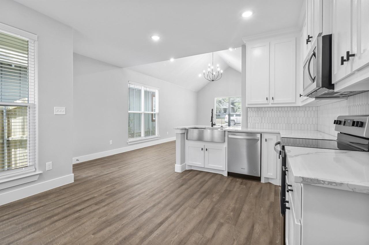 508 W Johnson St #1 - Photo 6 of 17