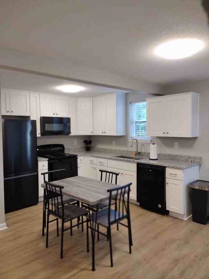 1403 Melrose Pkwy #1 - Photo 6 of 11