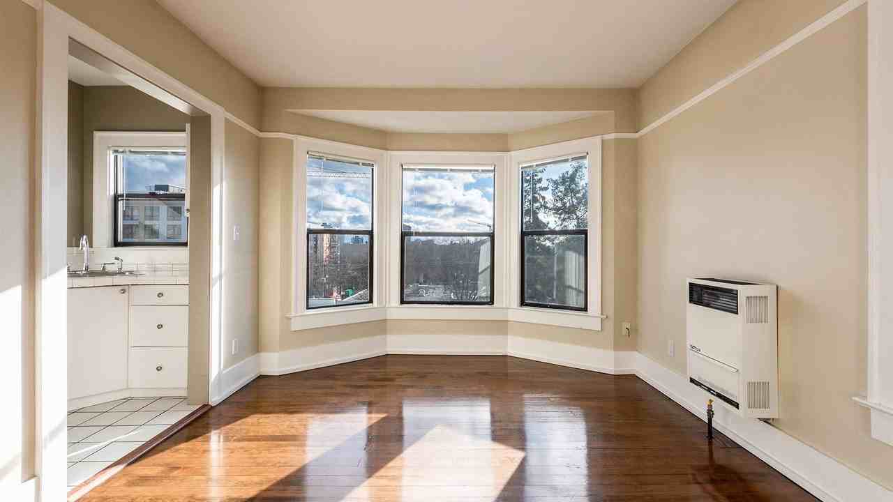 715 2nd Ave N - Photo 2 of 10