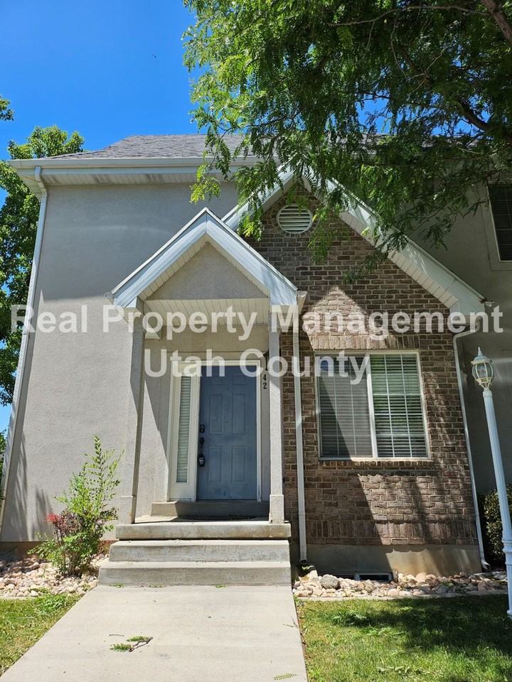 42 W 680 N - Photo 2 of 26