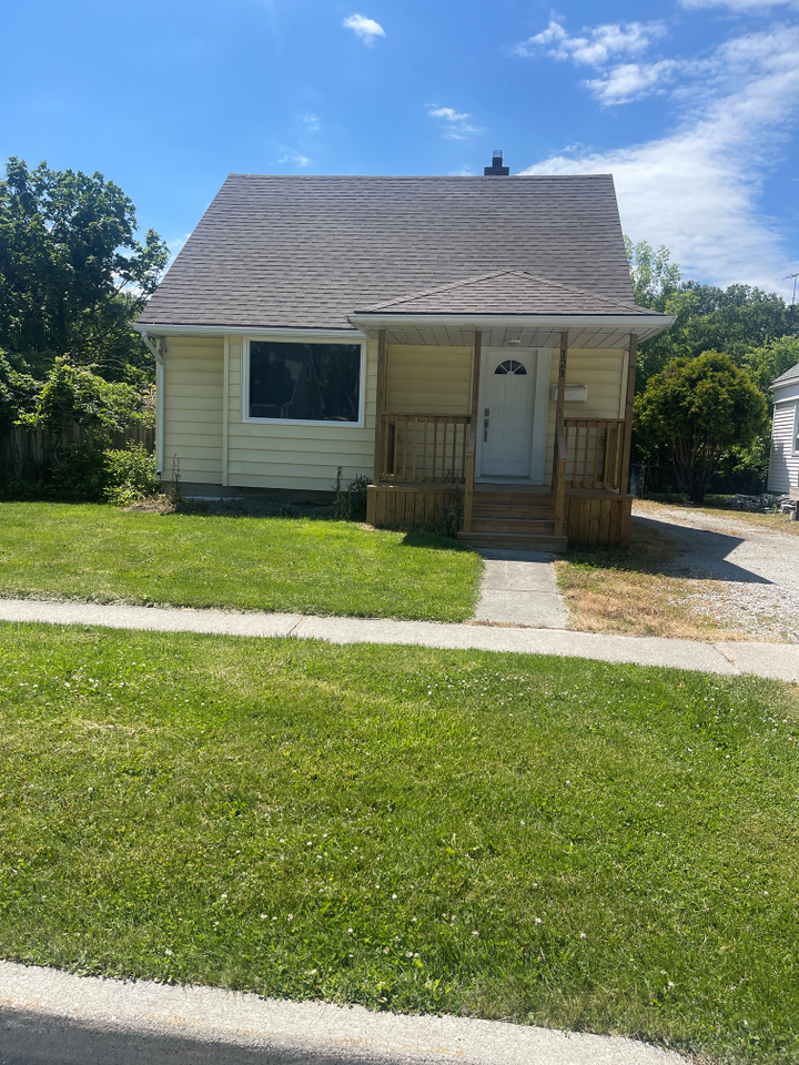 121 Poplar Ave #1 - Photo 2 of 26