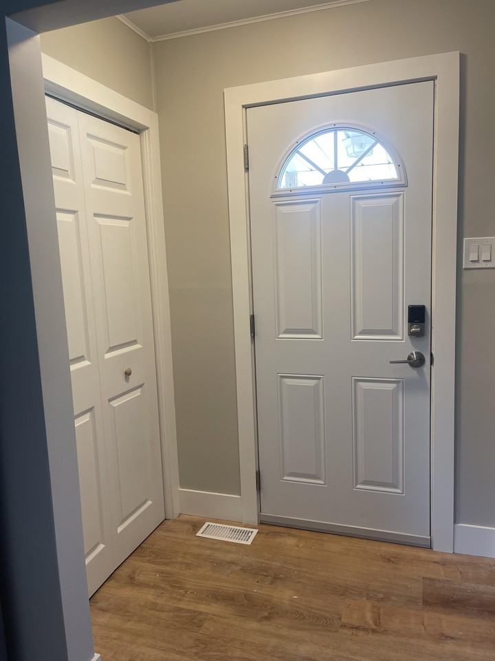 121 Poplar Ave #1 - Photo 3 of 26