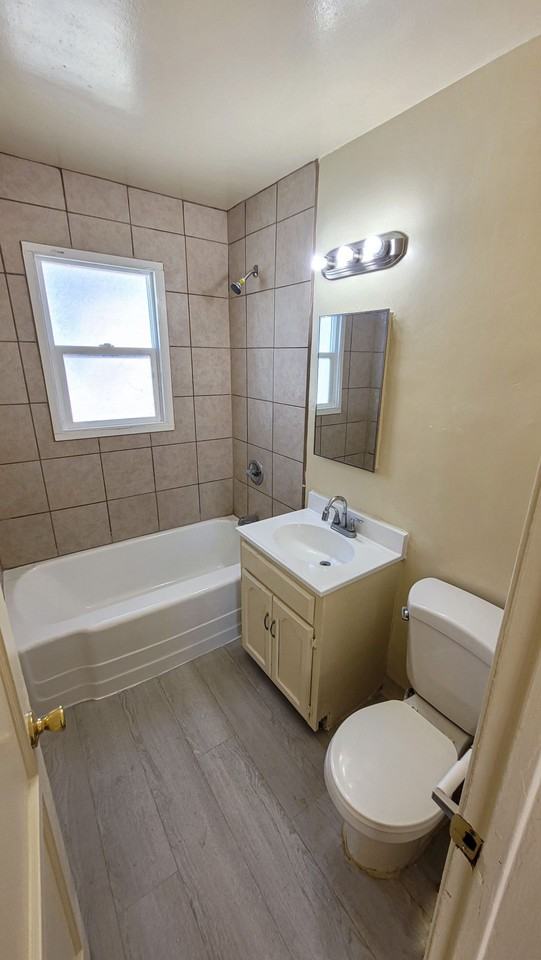 6165 1/4 Gage Ave - Photo 3 of 12