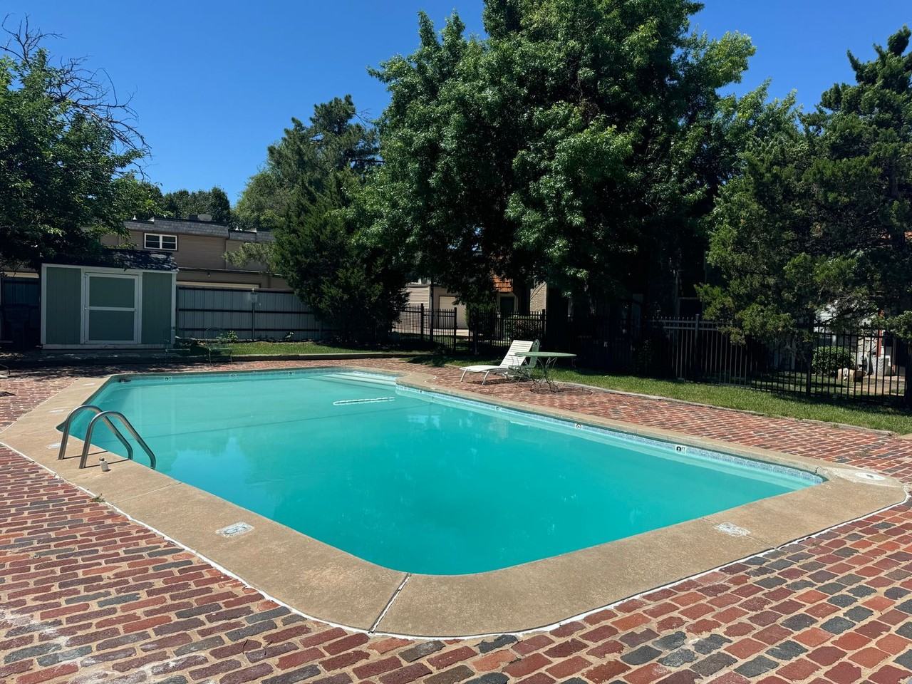 3325 Brookhollow Ct - Photo 3 of 41