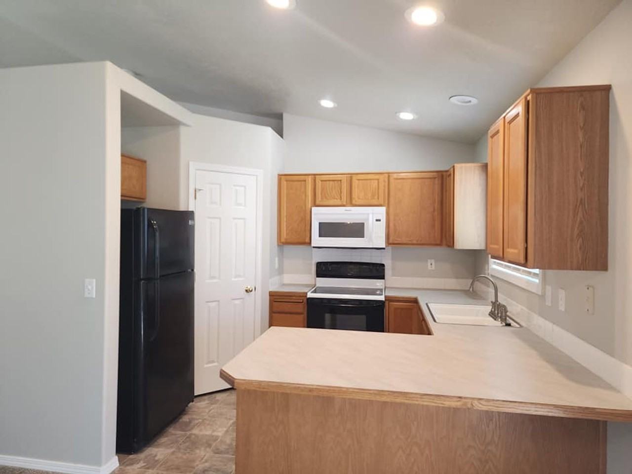 11069 W Ardyce St - Photo 4 of 19