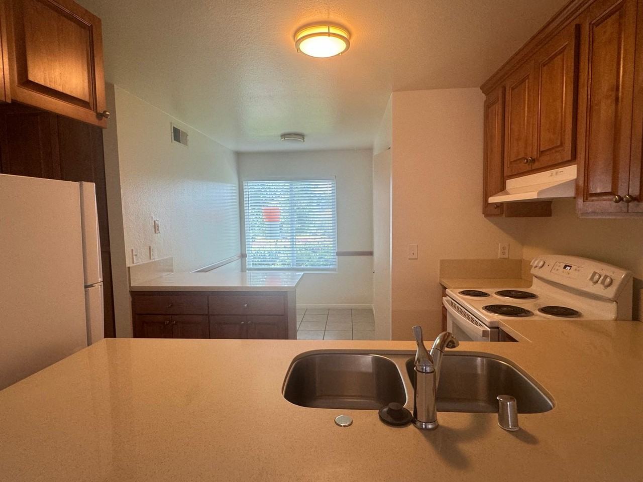 4722 Knickerbocker Ln - Photo 4 of 13