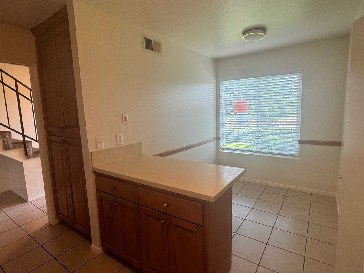 4722 Knickerbocker Ln - Photo 6 of 13