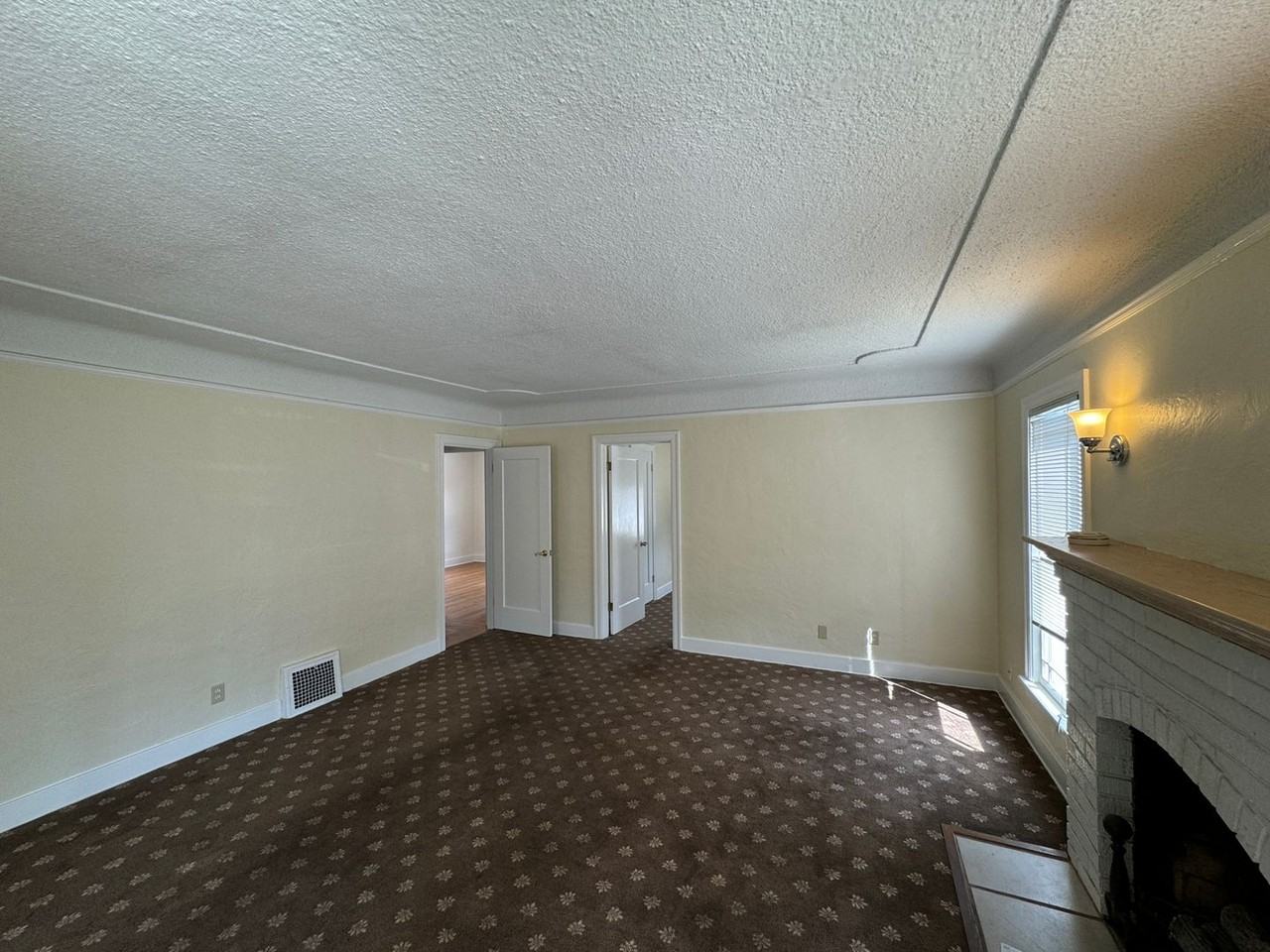 295 S 21st St - Photo 2 of 18