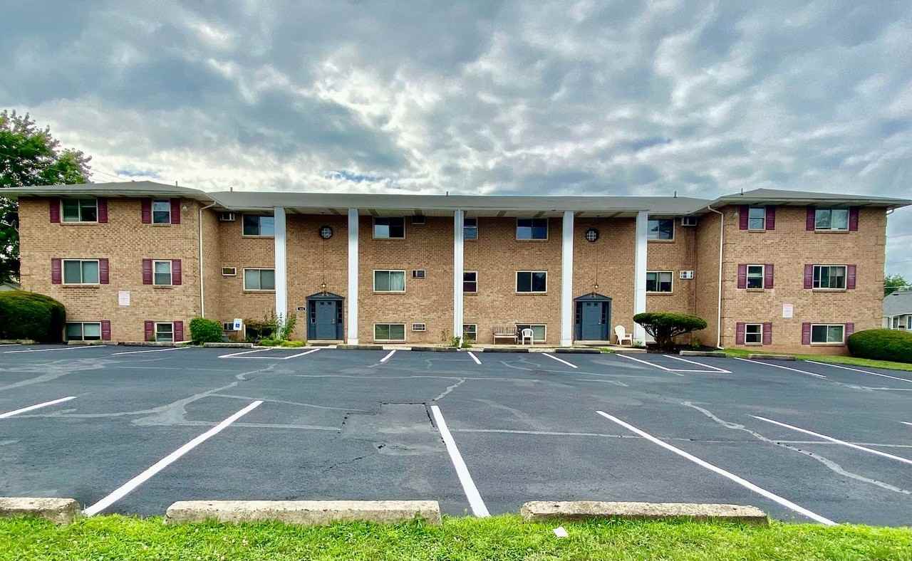 Boyertown Gardens - Ackerman - Photo 2 of 15