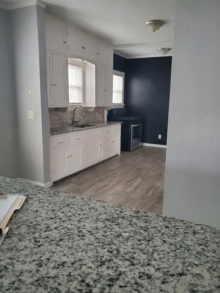 2224 N Indiana Ave #1 - Photo 6 of 10