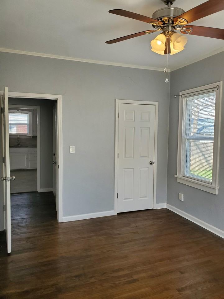 2224 N Indiana Ave #1 - Photo 7 of 10
