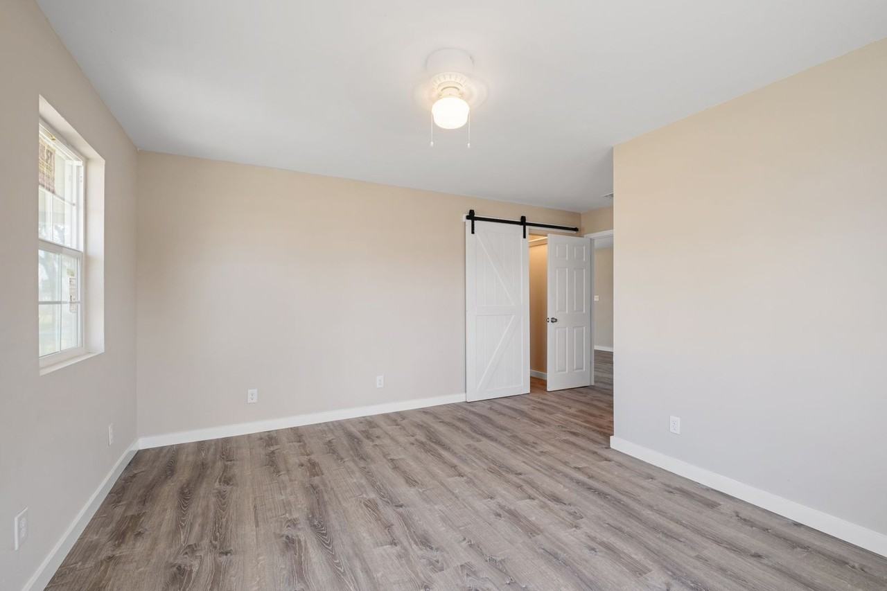 13902 Fm 812 - Photo 2 of 23