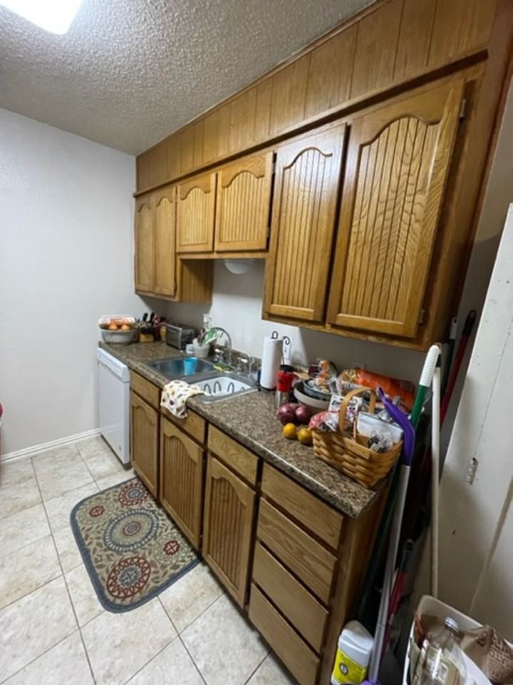 6616-6618 Laura Ann Court - Photo 3 of 4