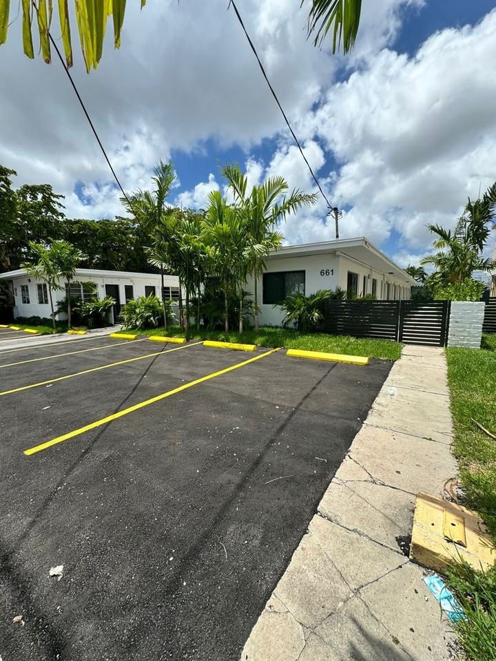 661 SW 7th St. - Photo 2 of 14