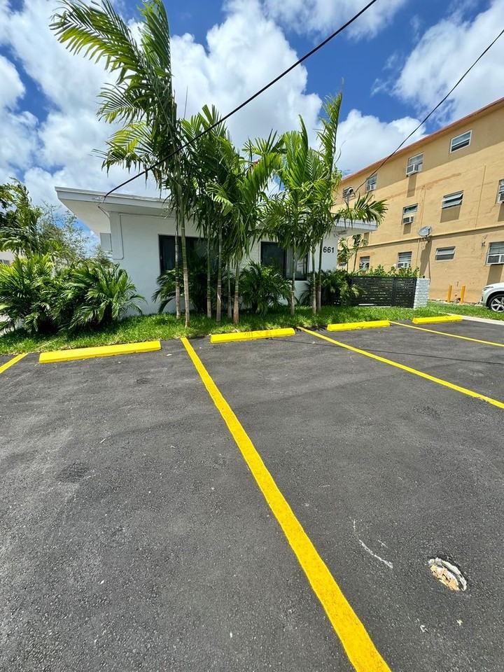 661 SW 7th St. - Photo 3 of 14