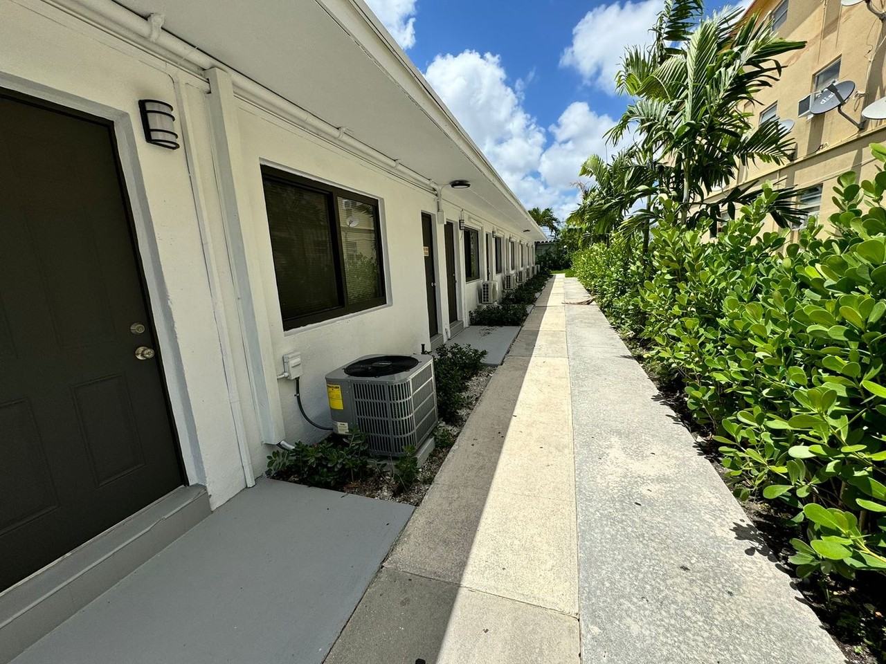 661 SW 7th St. - Photo 6 of 14