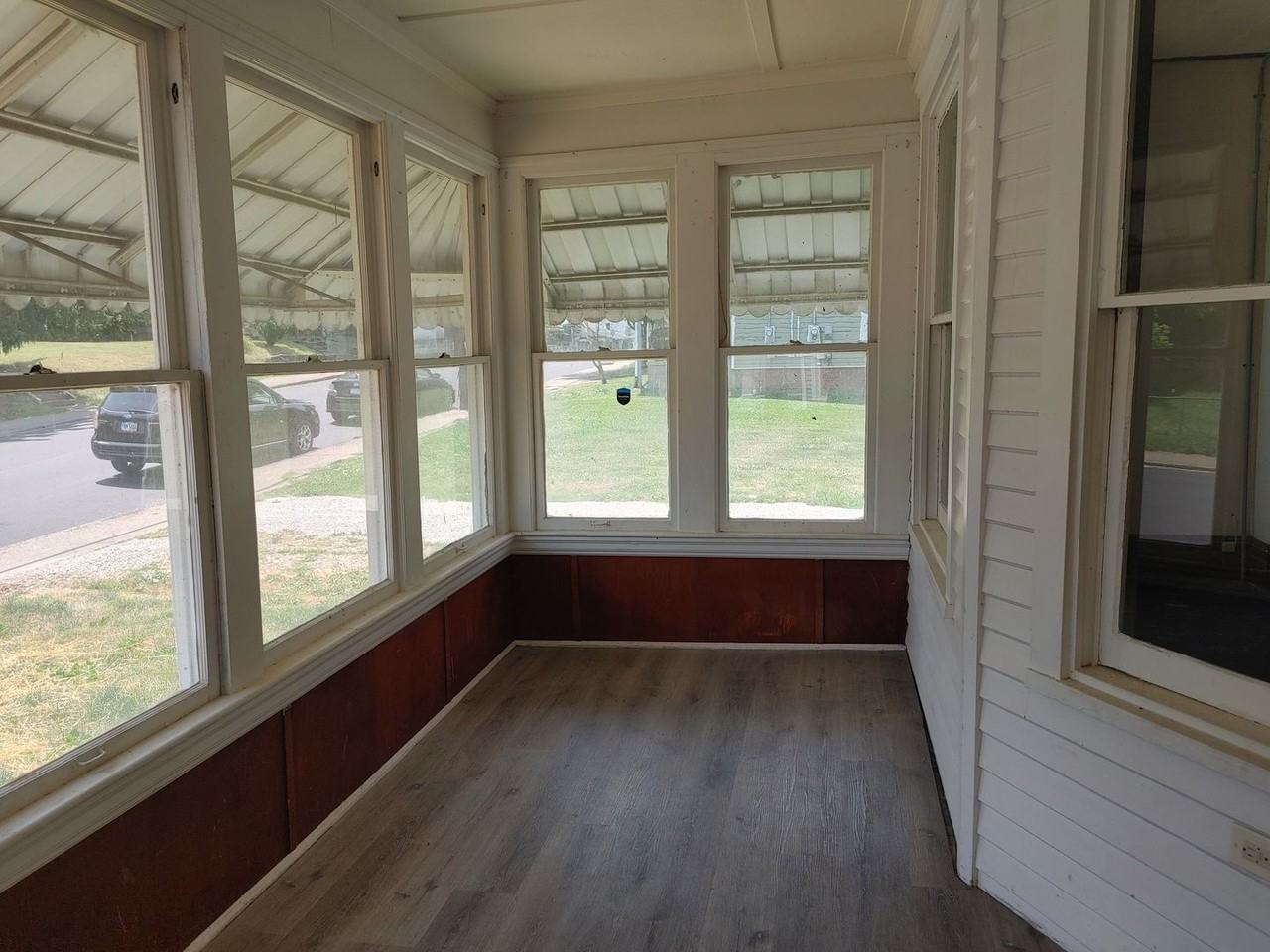 1027 Lynn Street - Photo 2 of 13