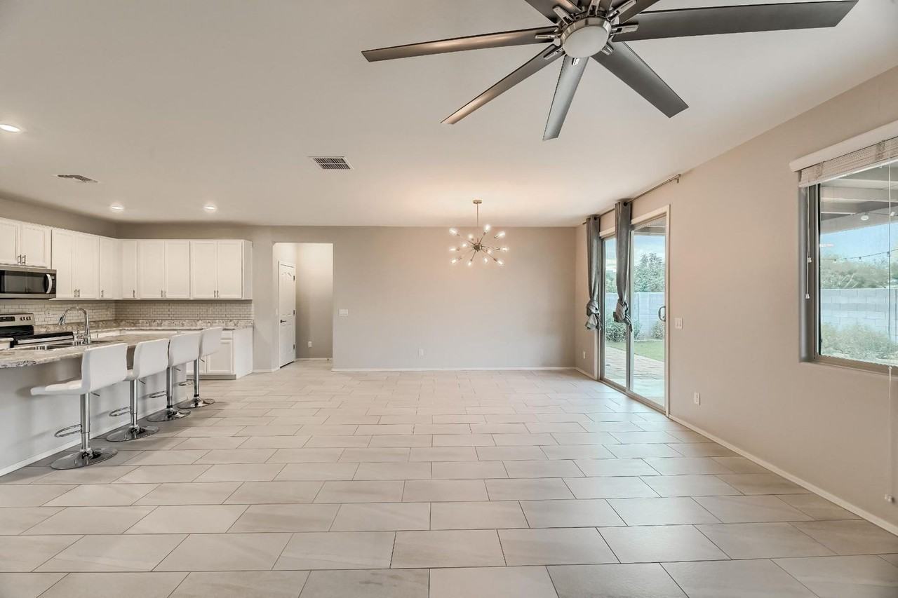 1754 E Grenadine Rd - Photo 2 of 45