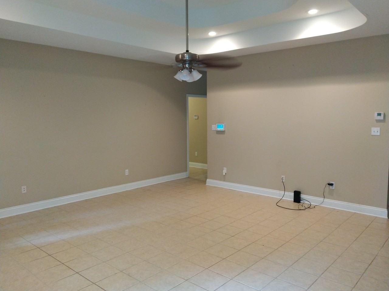 1205 Commanche St - Photo 2 of 13