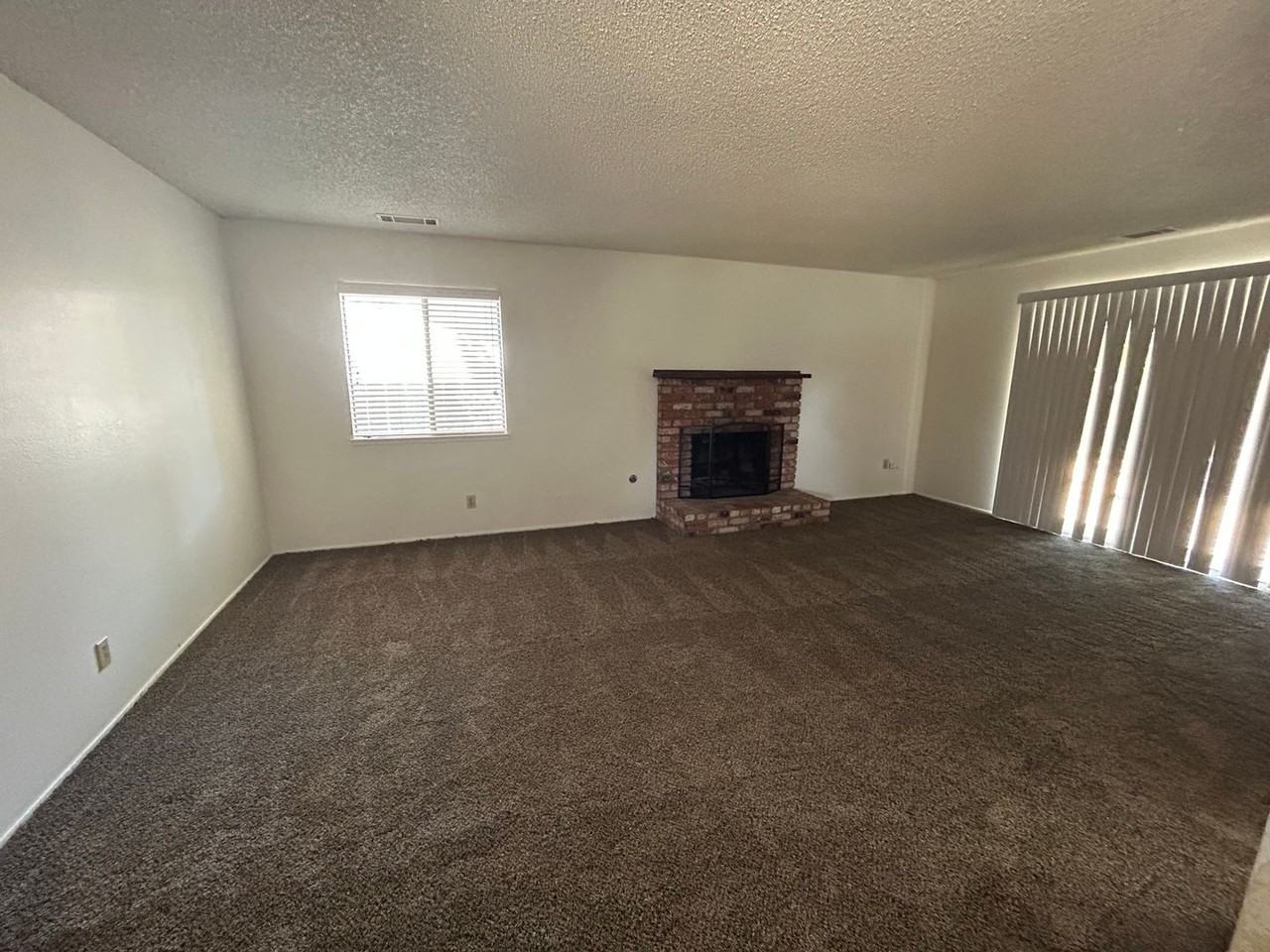 2940 S Woodland St - Photo 2 of 10