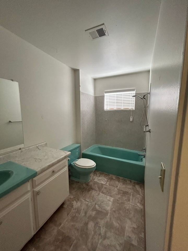 2940 S Woodland St - Photo 7 of 10
