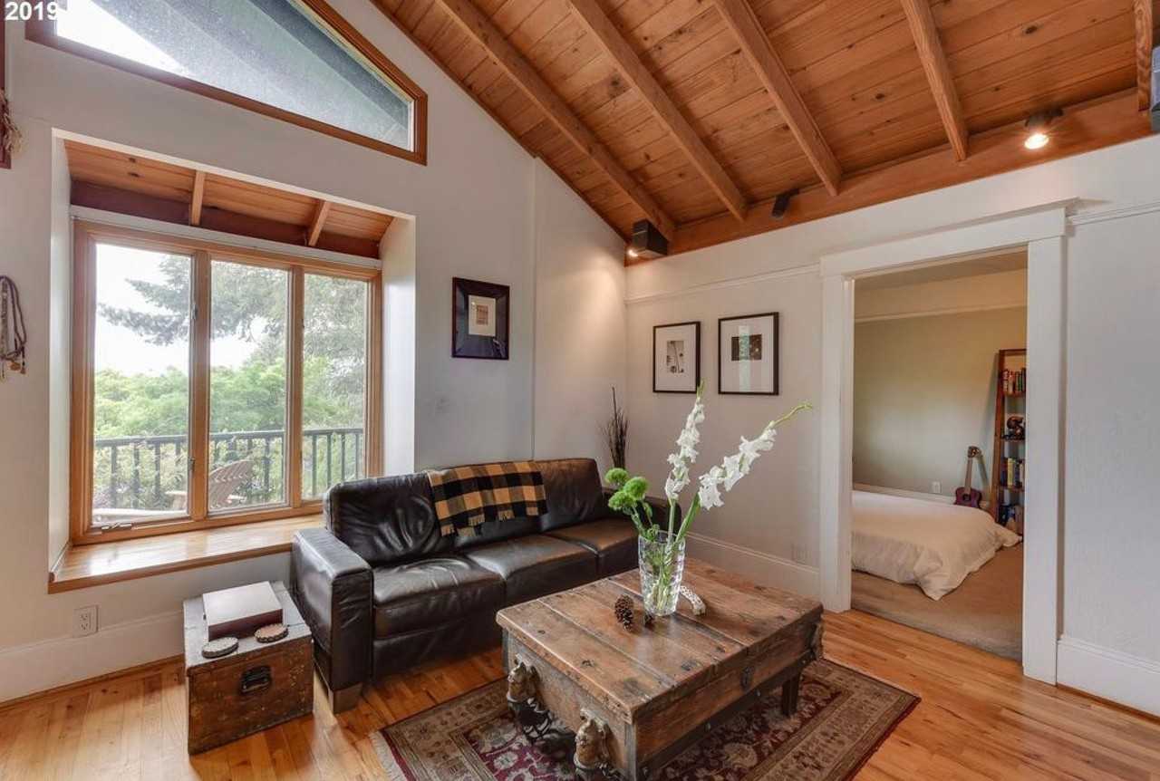 3821 Sw Hillside Dr - Photo 6 of 26