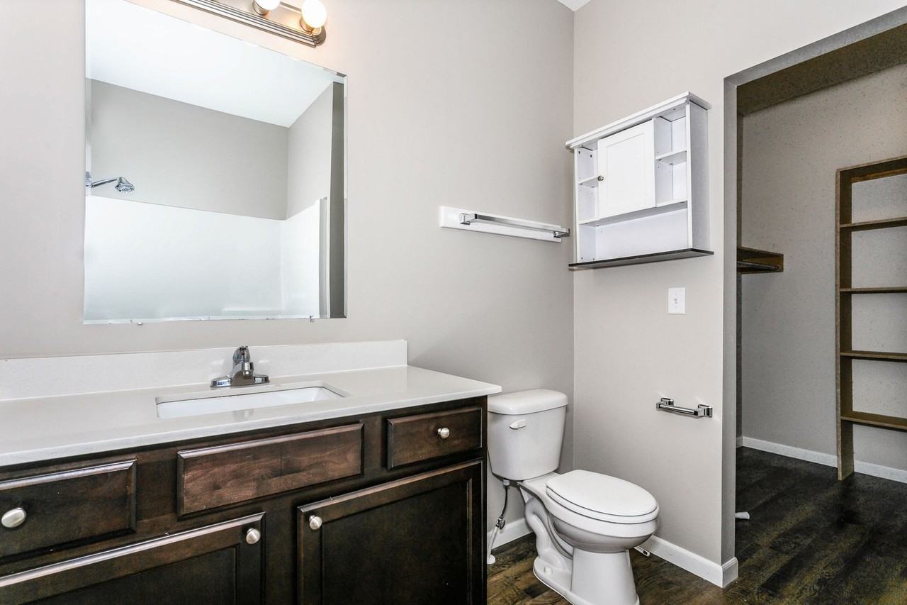 421 S Longbranch Dr - Photo 6 of 11