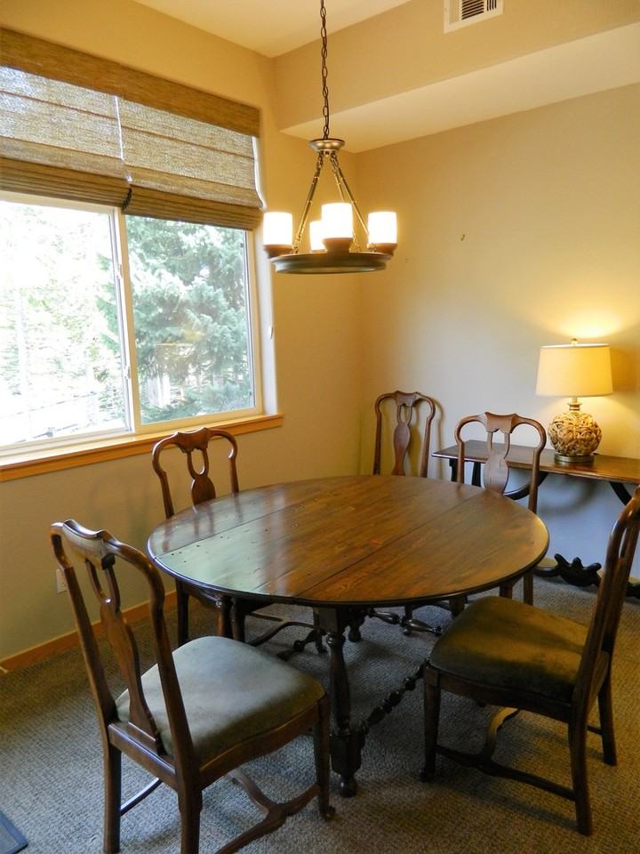 192 Robin Dr - Photo 5 of 18