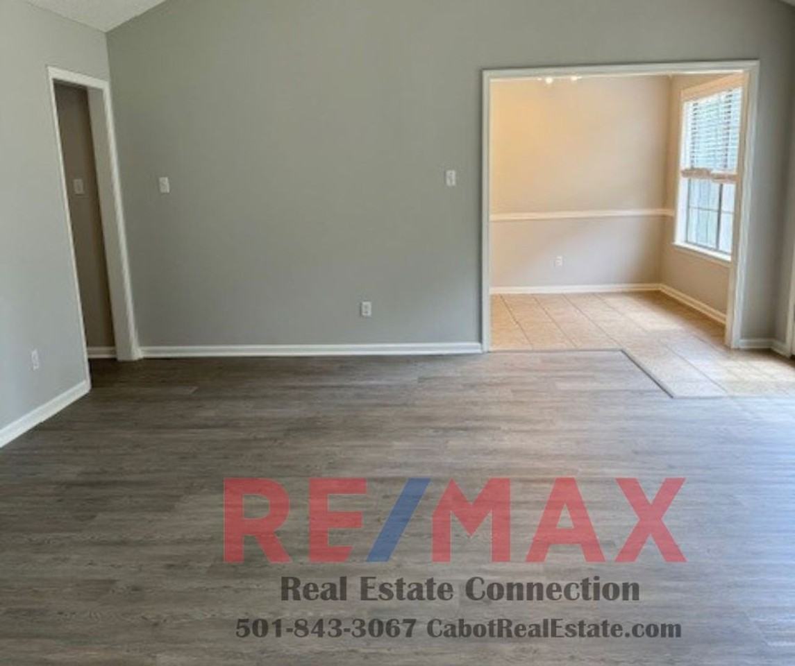 29 Applewood Dr - Photo 3 of 15