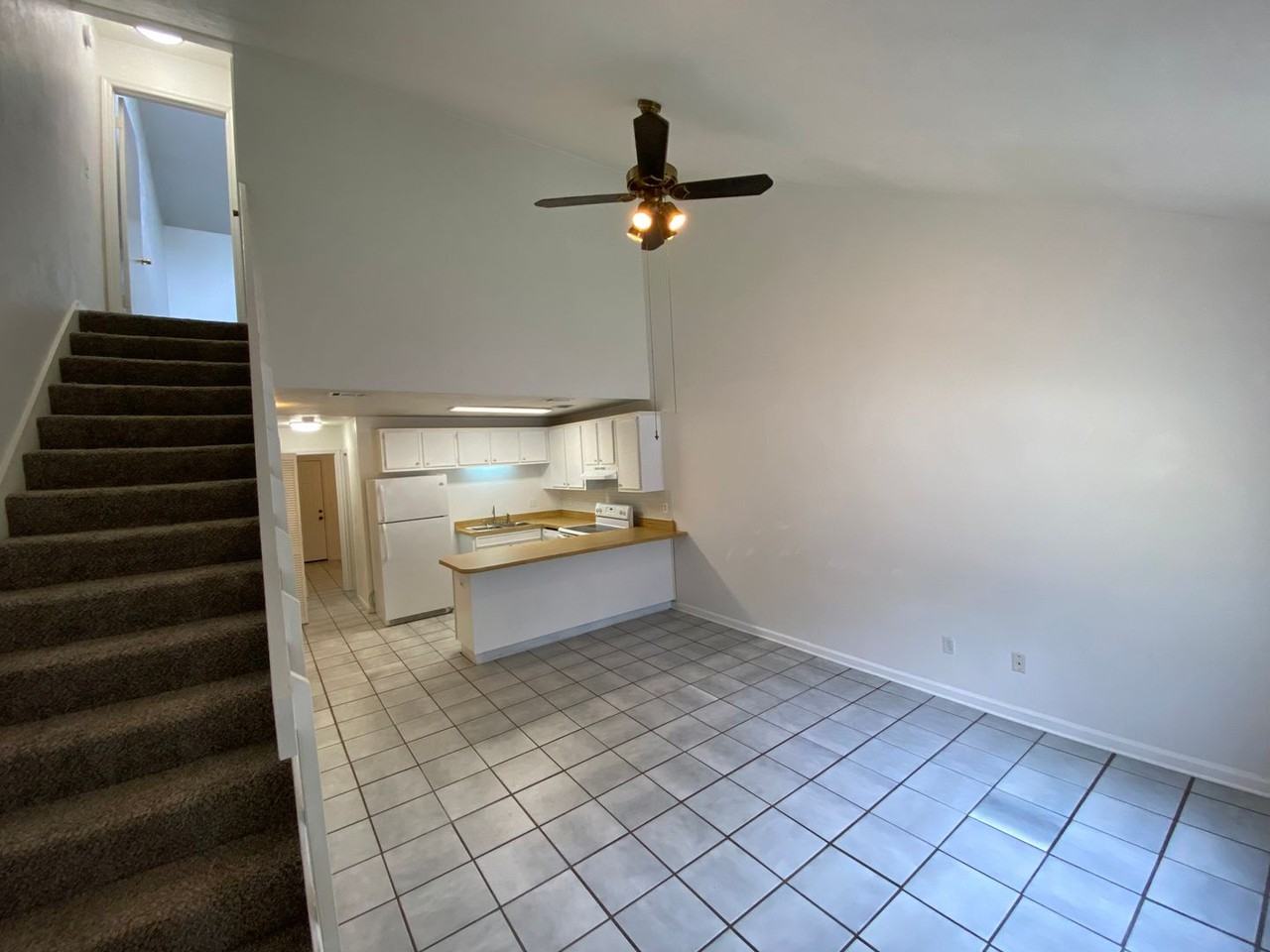 1242 High Rd - Photo 2 of 11
