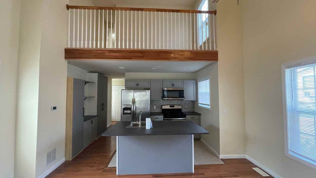 502 68th St - Photo 3 of 15