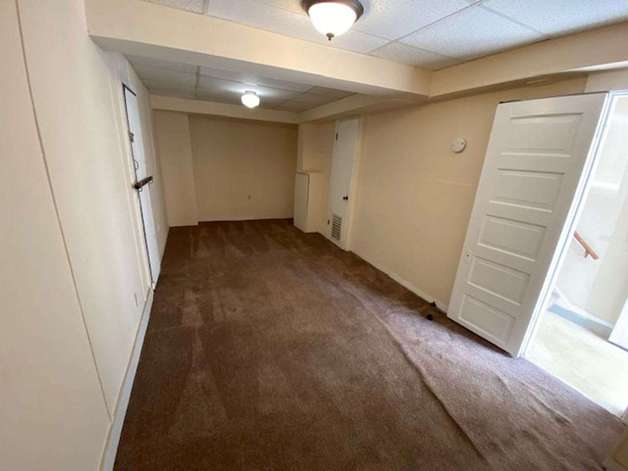 730 N Court St - Photo 2 of 8