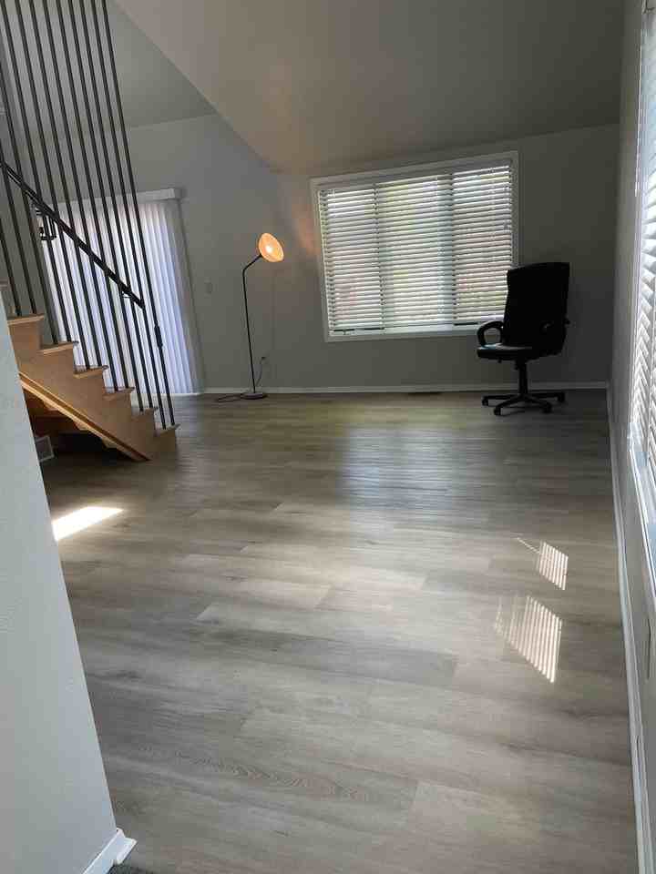 2470 W Glendale Ave - Photo 4 of 17