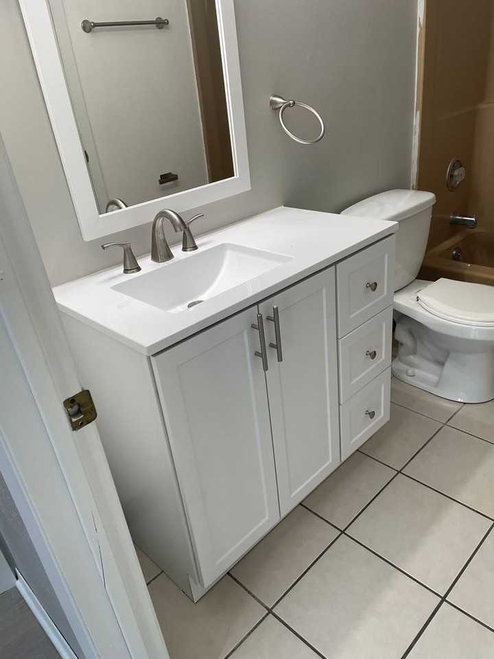 2470 W Glendale Ave - Photo 5 of 17