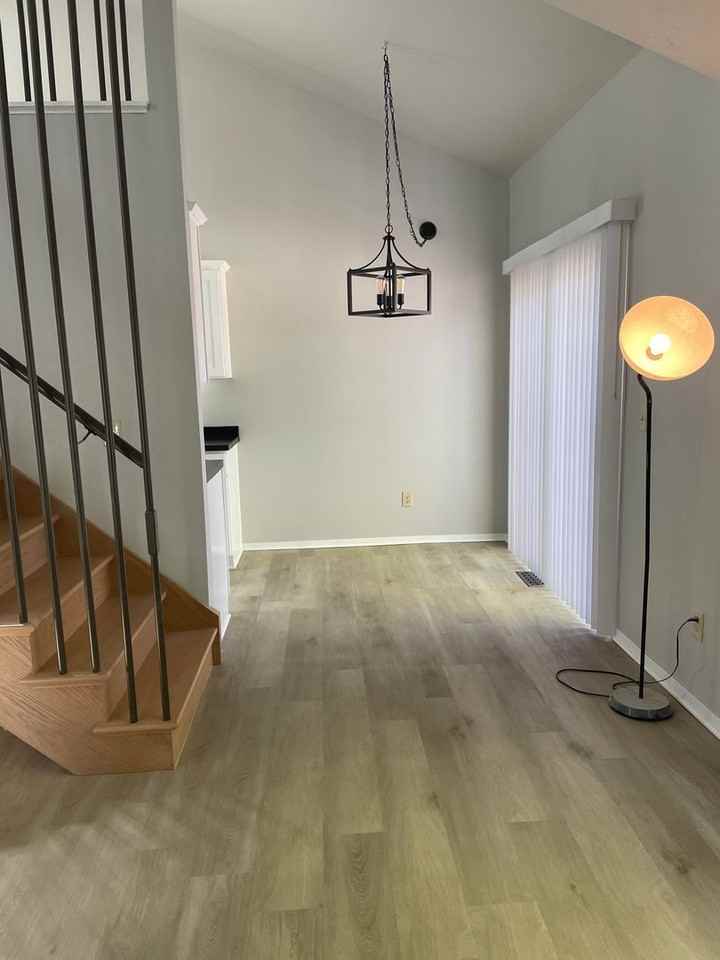 2470 W Glendale Ave - Photo 6 of 17