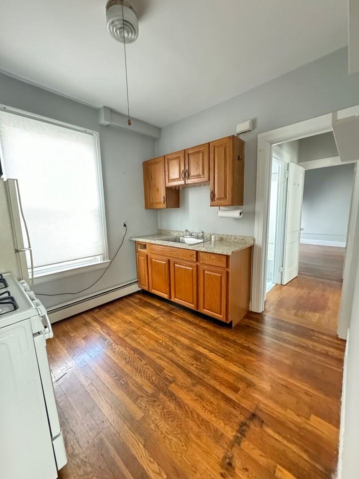 28-30 Avon St - Photo 2 of 25