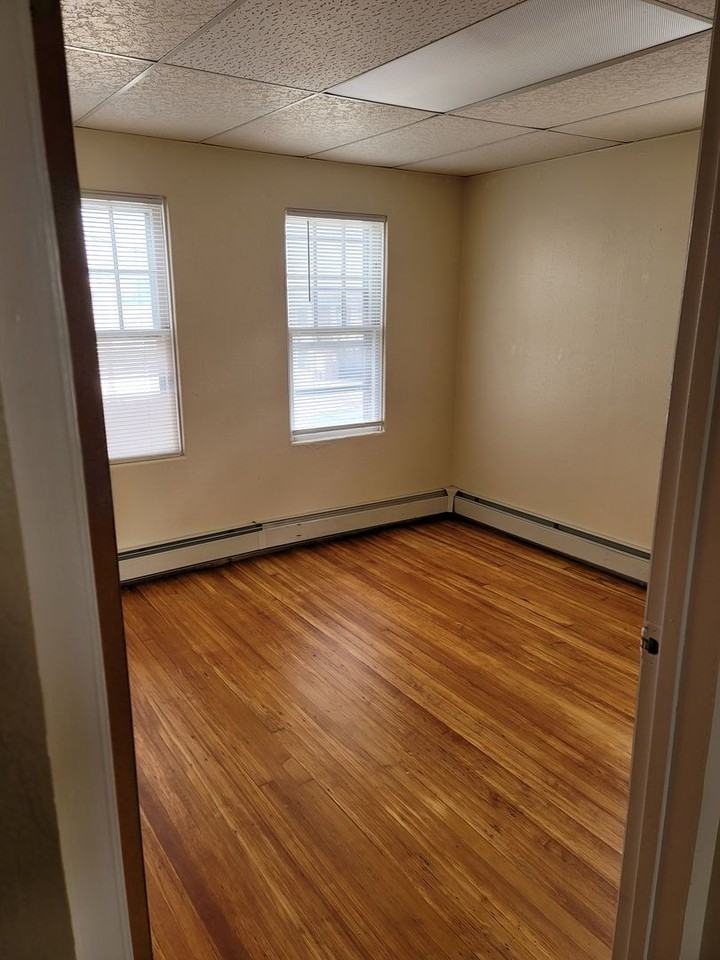 1214 East 1st Street - Photo 3 of 5