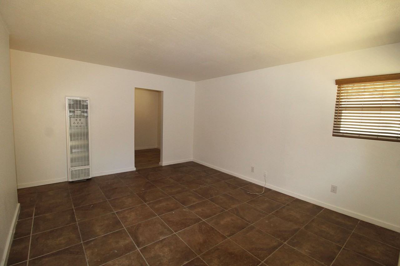 321 N. Encinal Avenue - Photo 2 of 19