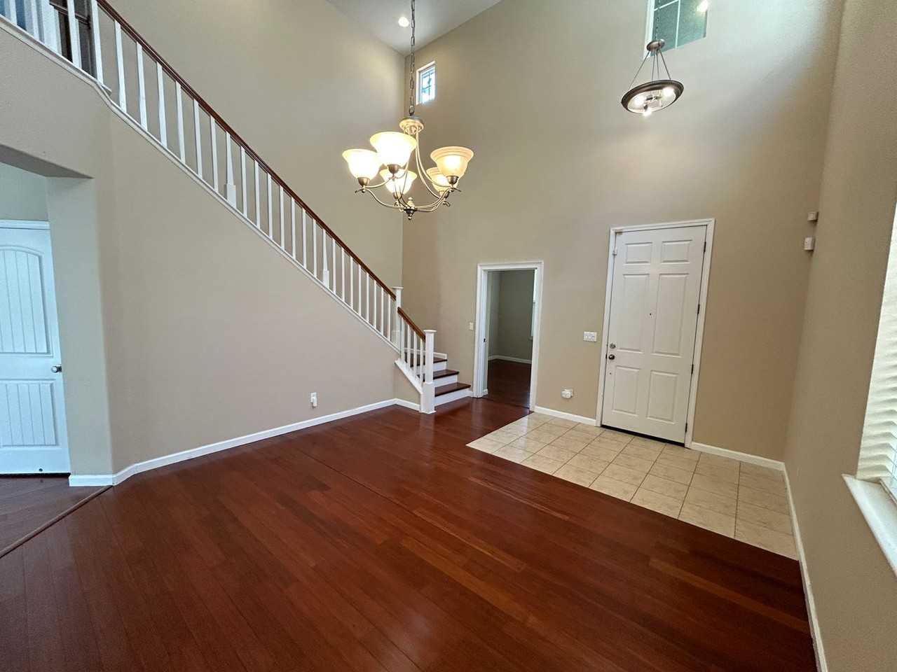 2342 Blue Ridge Ave - Photo 4 of 28