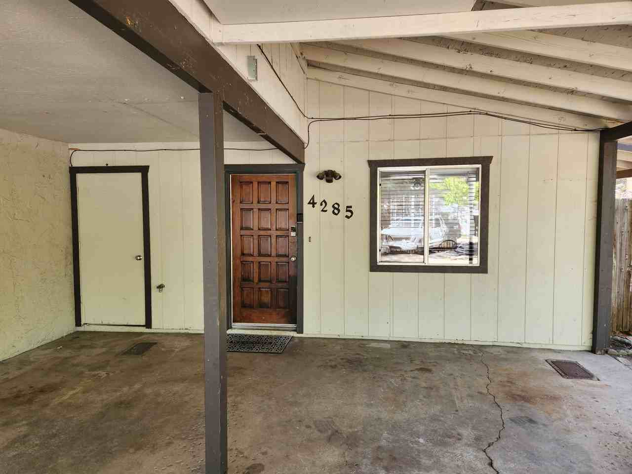 4285 E Hollygreen Rd - Photo 2 of 9