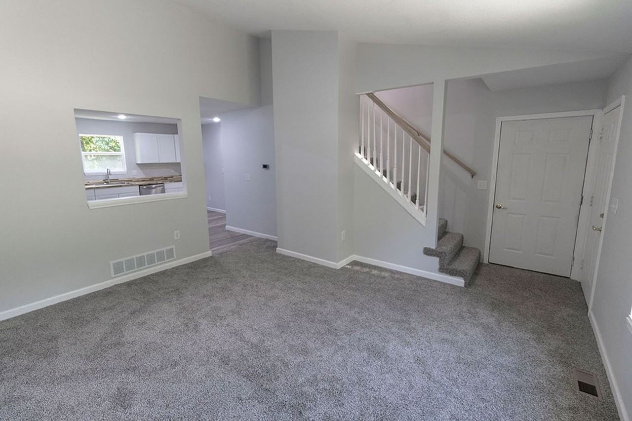 5316 Godas Cir - Photo 3 of 38