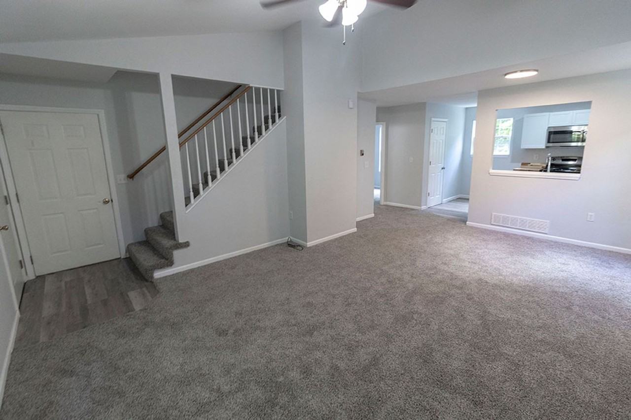 5318 Godas Cir - Photo 3 of 43