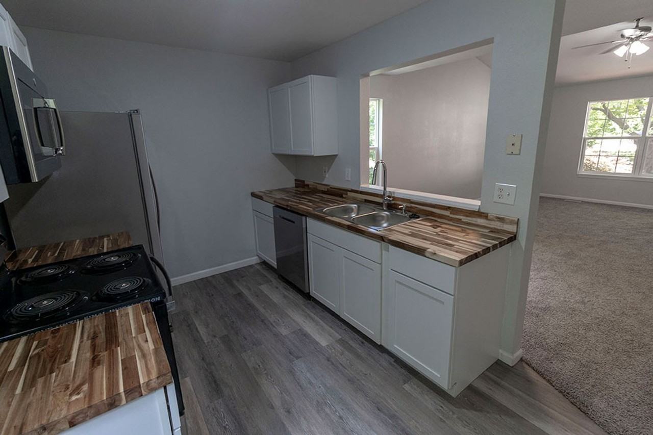 5318 Godas Cir - Photo 7 of 43