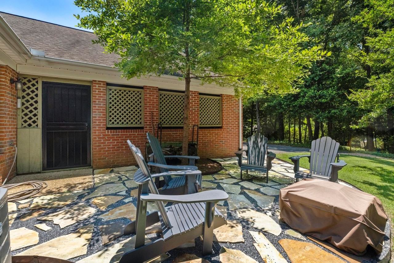 566 Homewood Dr - Photo 6 of 16