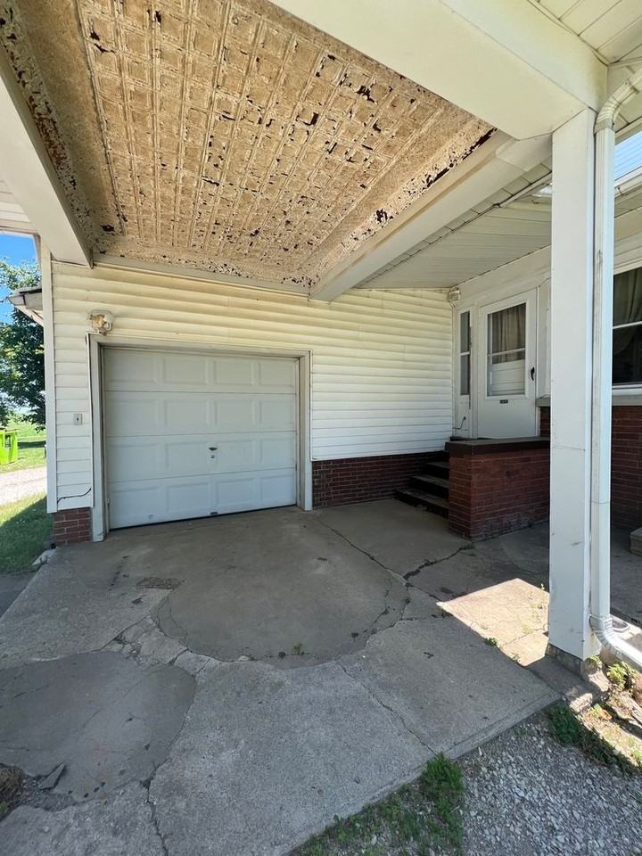 1688 State St - Photo 2 of 6