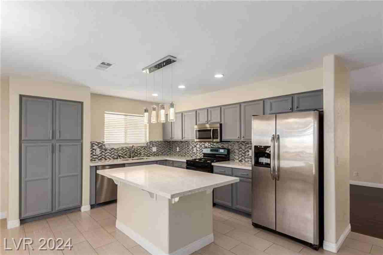 9424 Deer Lodge Ln - Photo 2 of 25